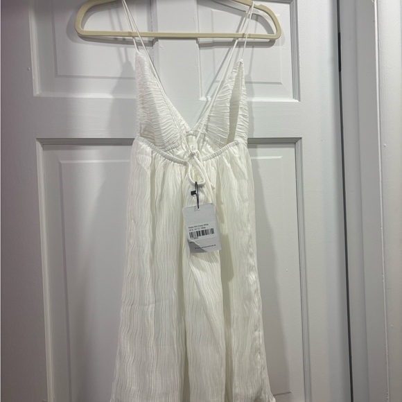 White Textured V-Neck Spaghetti Strap Dress - Picture 3 of 10
